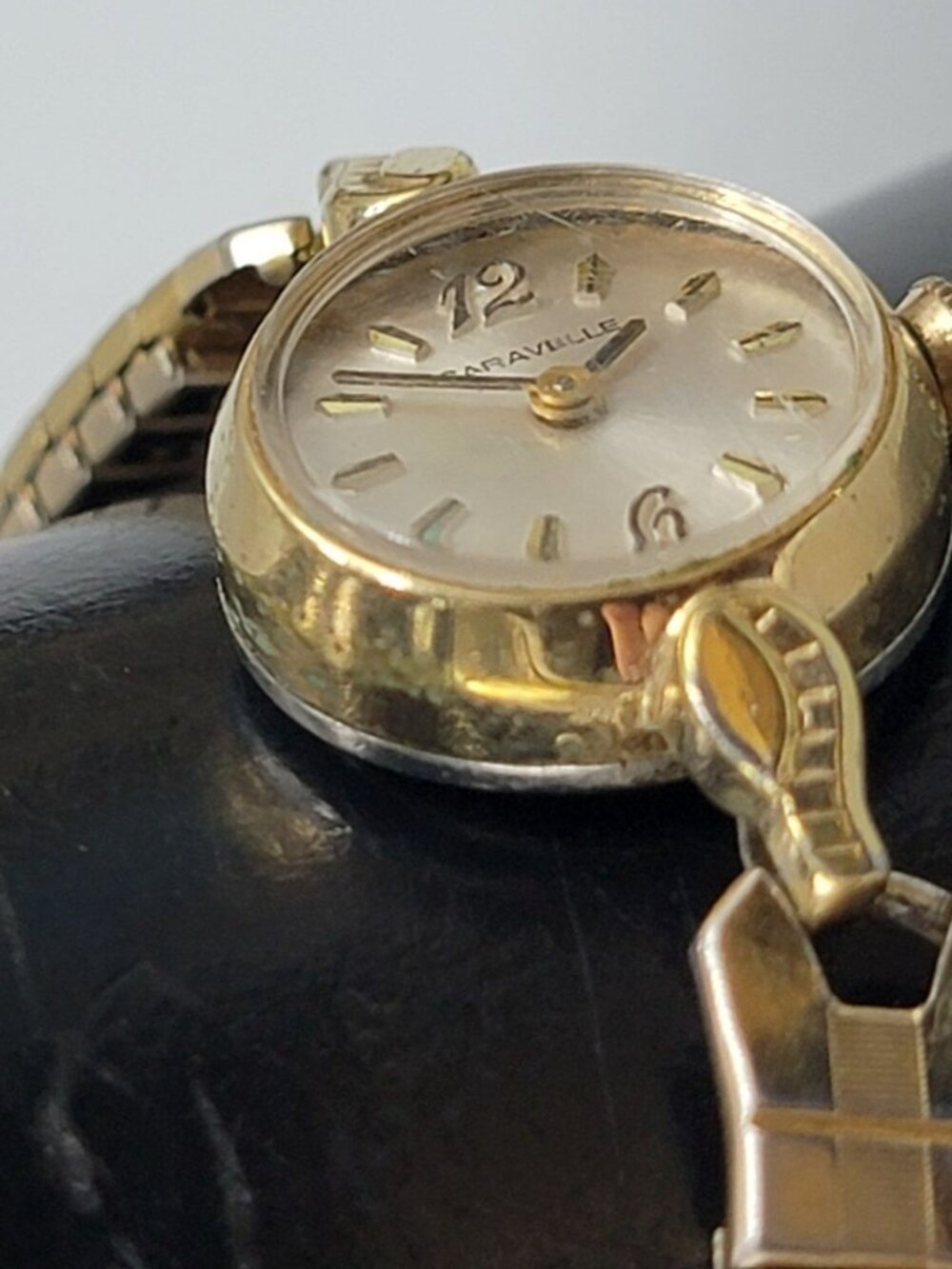 Vintage Caravelle Bulova Ladies Wind Up Watch 1980 P0 Two Tone 17J Swiss Runs - Picture 8 of 15